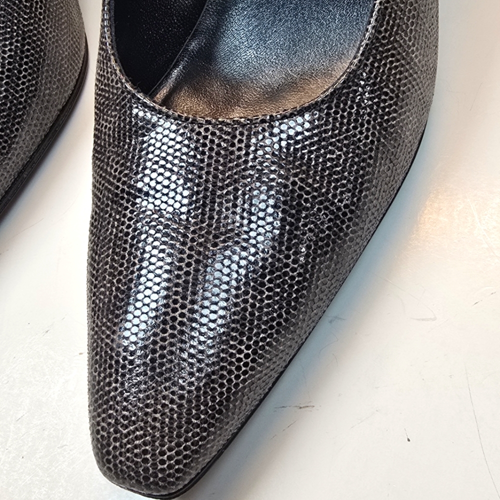 Stuart Weitzman Smoke Iguana Pumps 8.5US Model: Sarah 2.5 Inch Heel